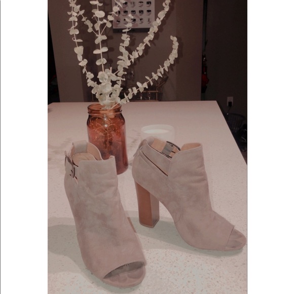 BAMBOO | Suede toe ankle boots - Picture 2 of 7